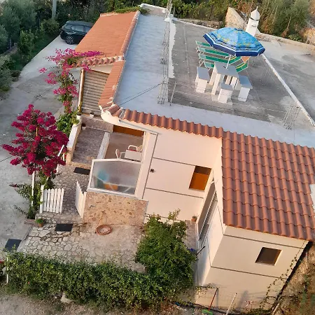 Denni's ゲストハウス Sarandë